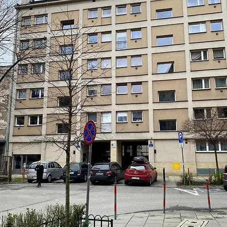 Nafenna 2-bedroom In Old Town Апартаменты *