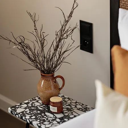 Nafenna 2-bedroom In Old Town *