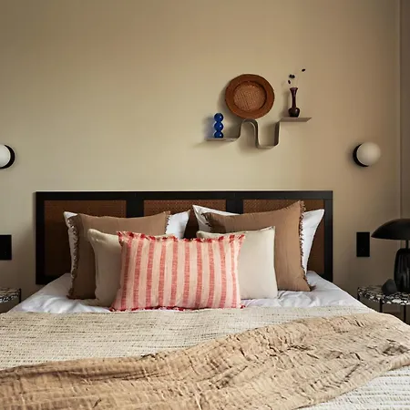 Nafenna 2-bedroom In Old Town *